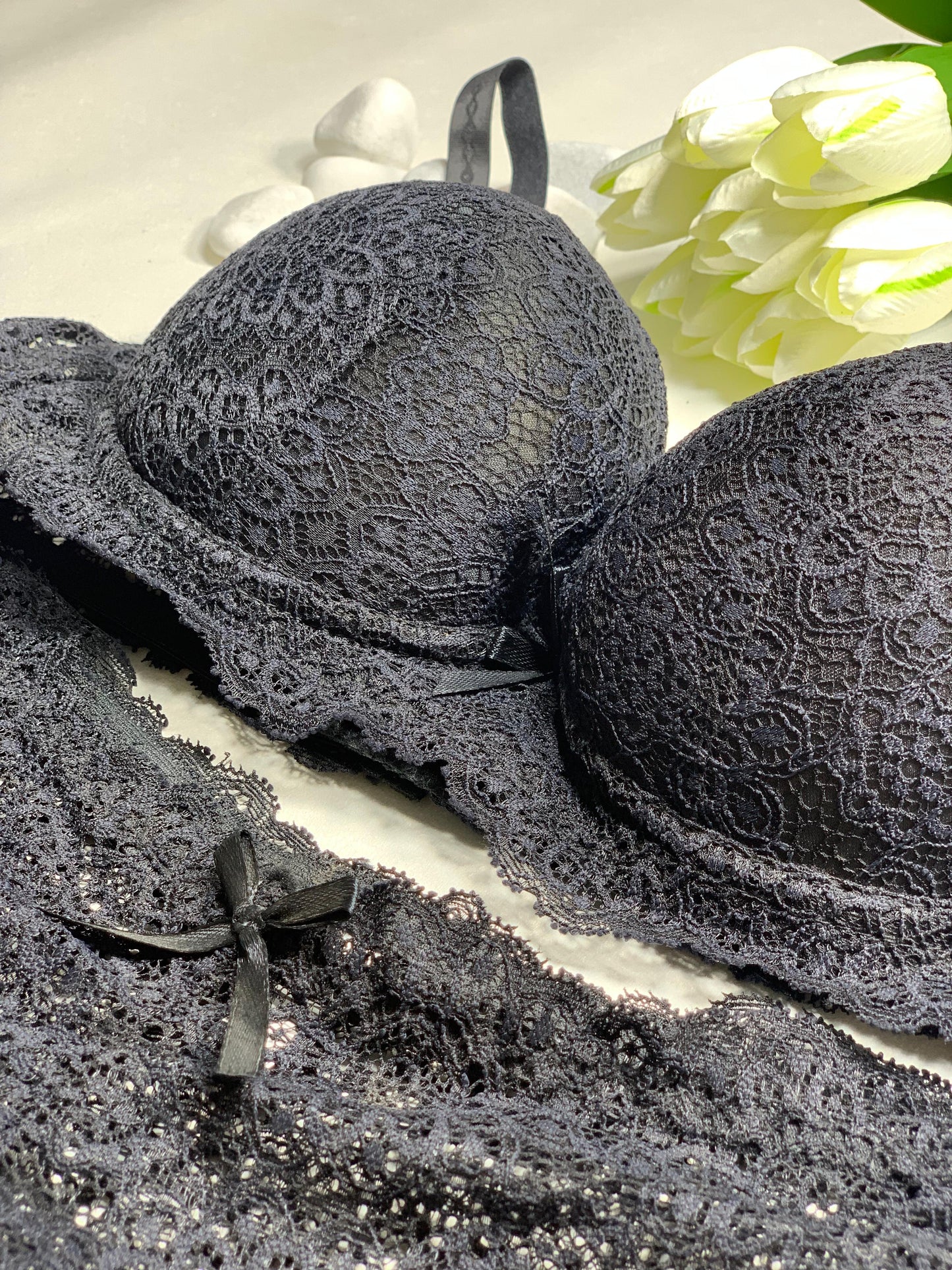 š¤ Midnight Elegance Lace Lingerie Set ā Black Padded Bra & Panty