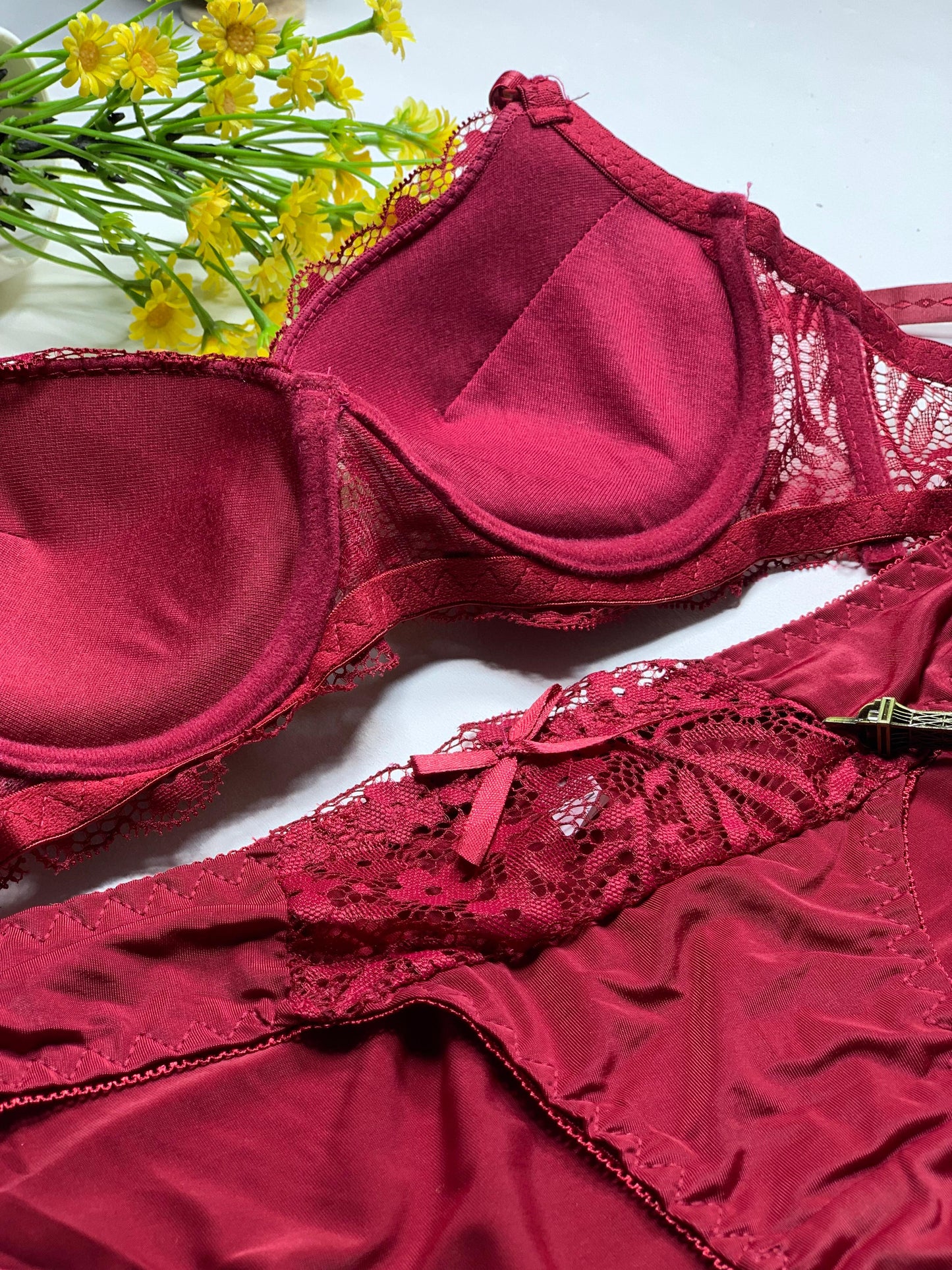 ✨ Elegant Burgundy Lace Lingerie Set – Padded Bra & Matching Panty