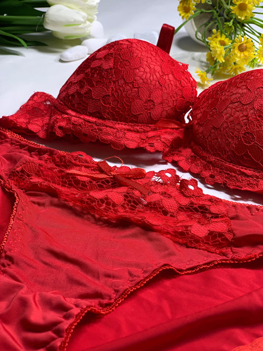 ❤️ Passion Red Lace Lingerie Set – Padded Bra & Matching Panty