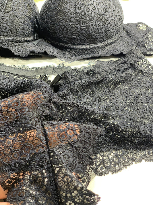 🖤 Midnight Elegance Lace Lingerie Set – Black Padded Bra & Panty