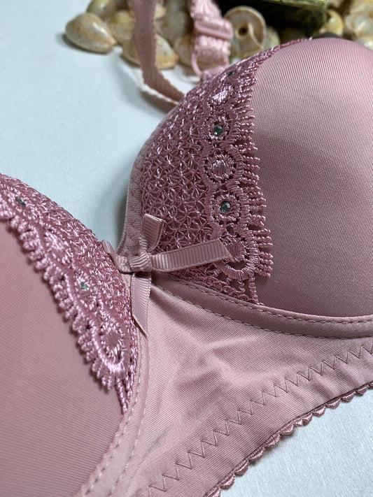 Smooth & Stylish Underwire Bra | Everyday Red Comfort